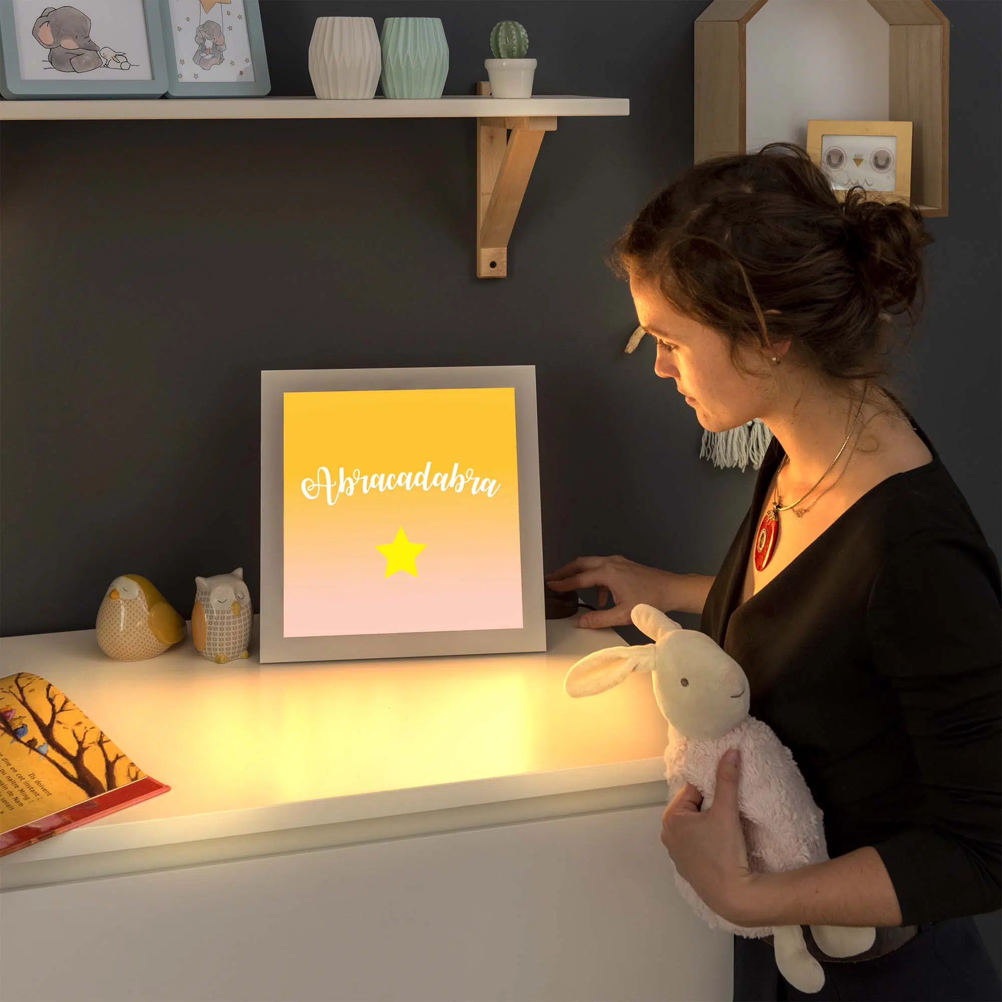 Lampe abracadabra allumée Lampe abracadabra allumée