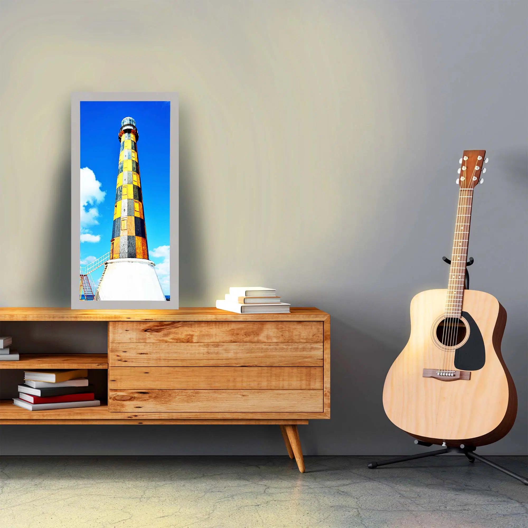 Lampe phare marin verticale allumée Lampe phare marin verticale allumée