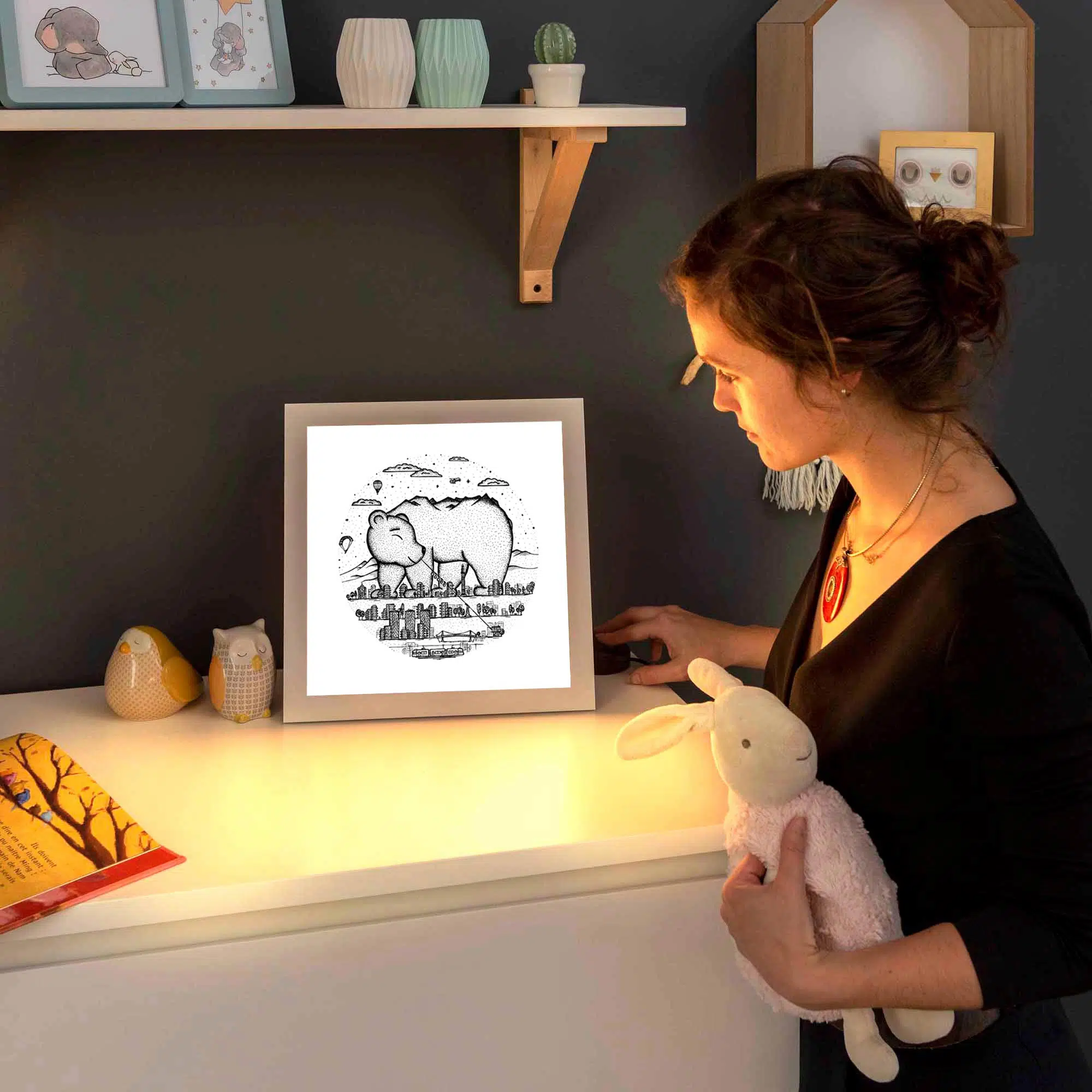 Lampe ours brun allumée Lampe ours brun allumée