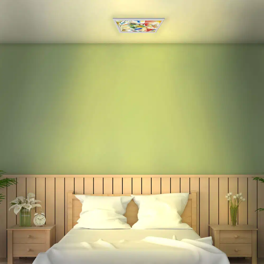 Plafonnier peinture au centre vert allumé